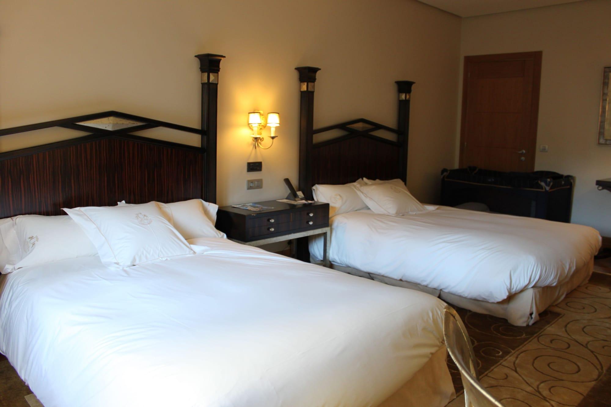 Pazo Los Escudos Hotel Spa & Resort วิโก ภายนอก รูปภาพ A room at the hotel