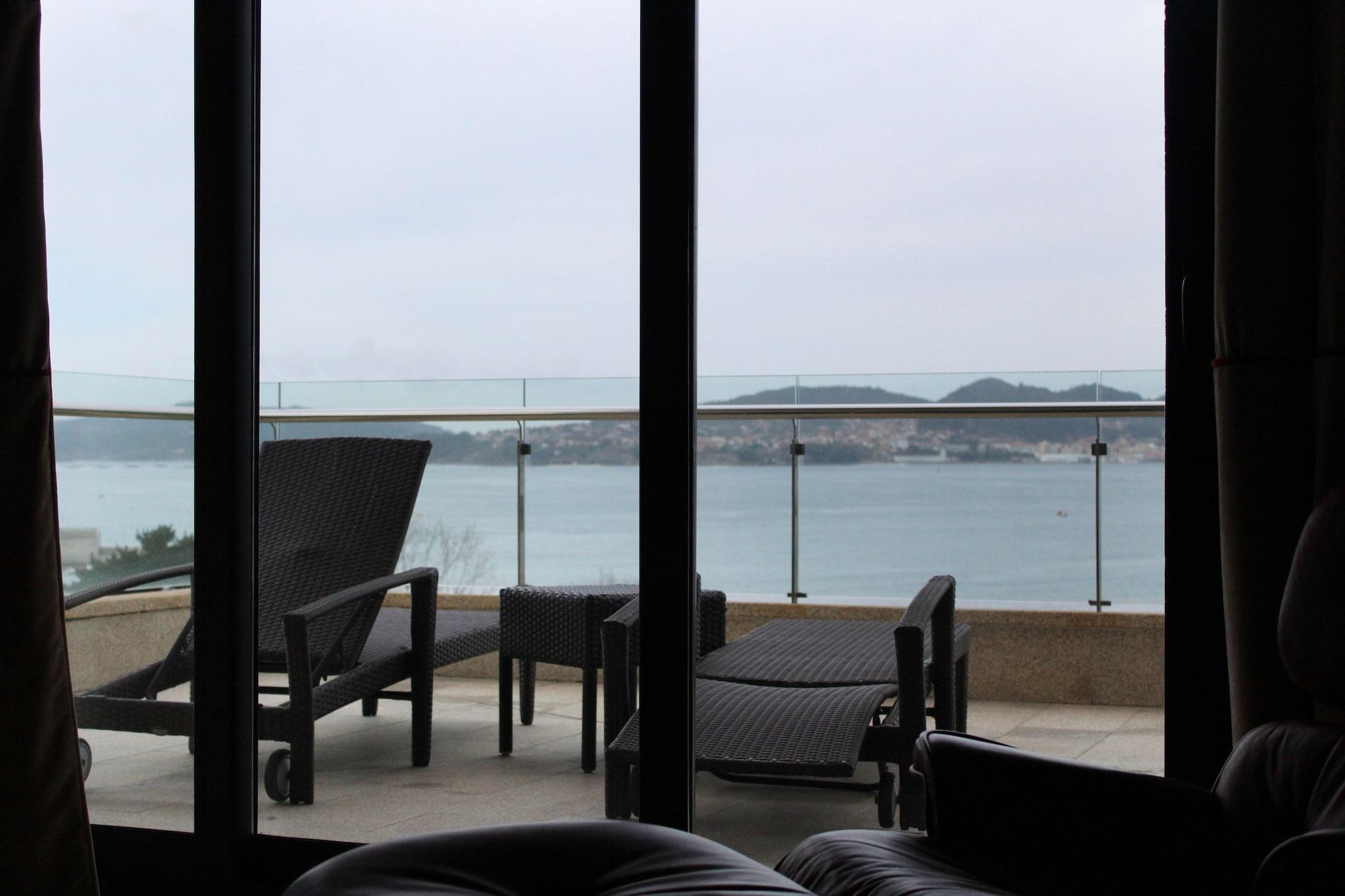 Pazo Los Escudos Hotel Spa & Resort วิโก ภายนอก รูปภาพ View of the Gulf of Akaba from the Grand Hotel