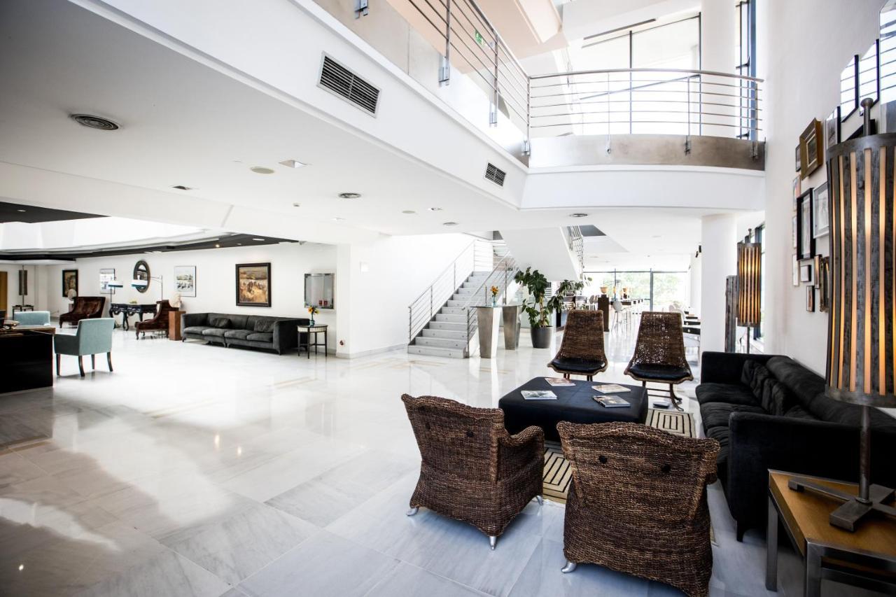 Pazo Los Escudos Hotel Spa & Resort วิโก ภายนอก รูปภาพ The lobby of the hotel