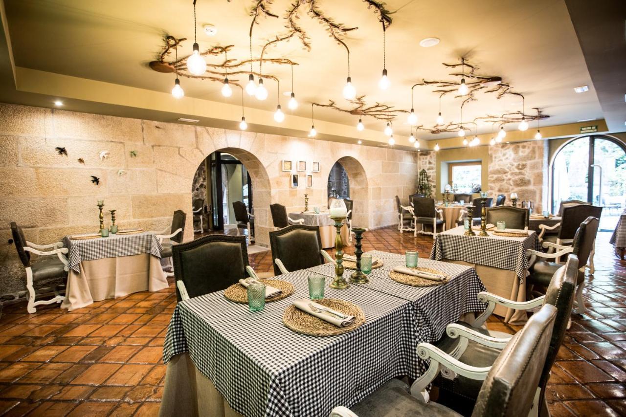 Pazo Los Escudos Hotel Spa & Resort วิโก ภายนอก รูปภาพ Restaurant in the hotel