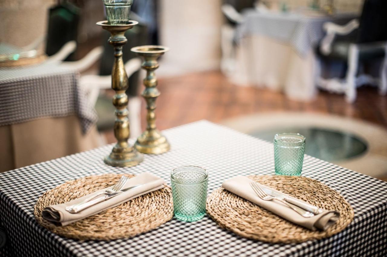 Pazo Los Escudos Hotel Spa & Resort วิโก ภายนอก รูปภาพ A place setting