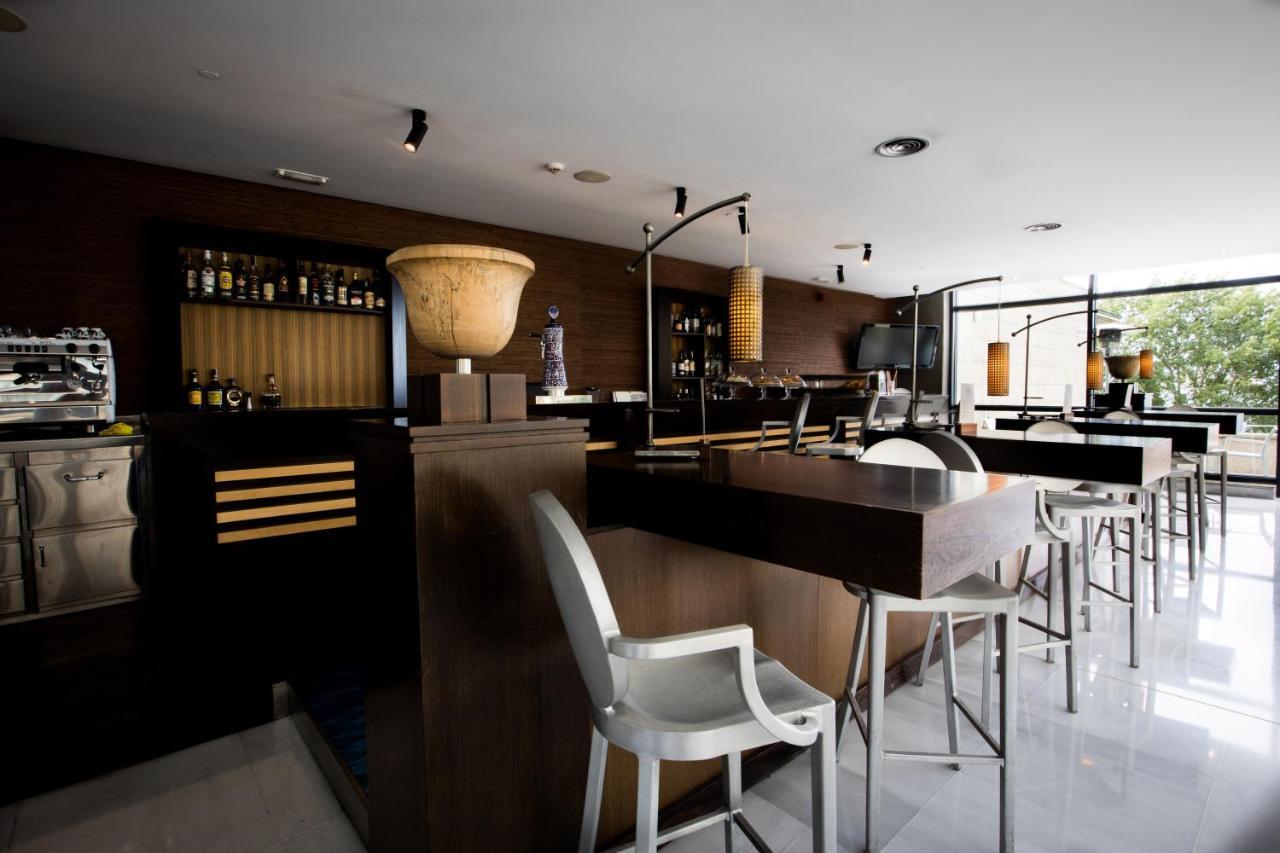 Pazo Los Escudos Hotel Spa & Resort วิโก ภายนอก รูปภาพ The bar